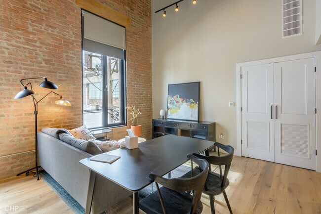 Foto del edificio - 729 N Sangamon St