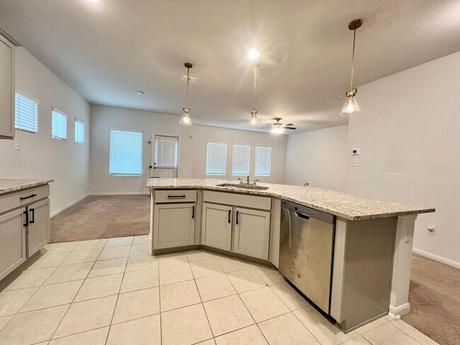 Building Photo - BEAUTIFUL Home w/ Office in Converse, TX!