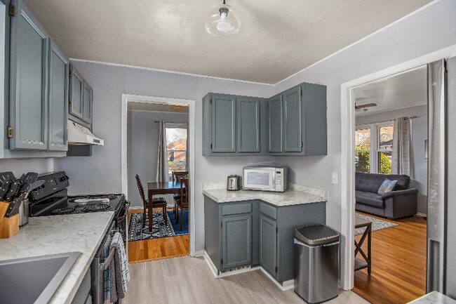 Foto del edificio - 2801 Westridge Rd