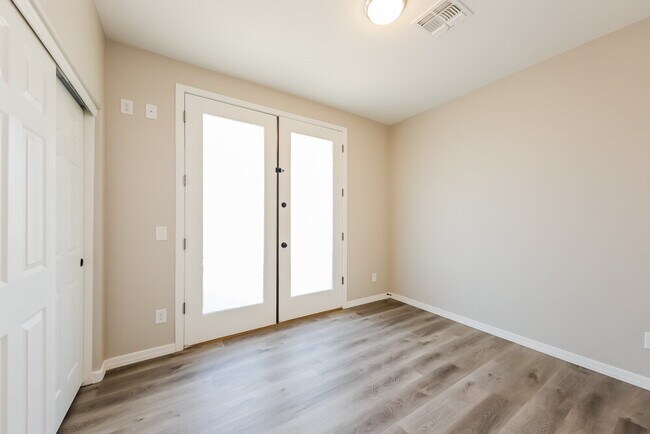 Foto del edificio - 2373 W Sleepy Ranch Rd