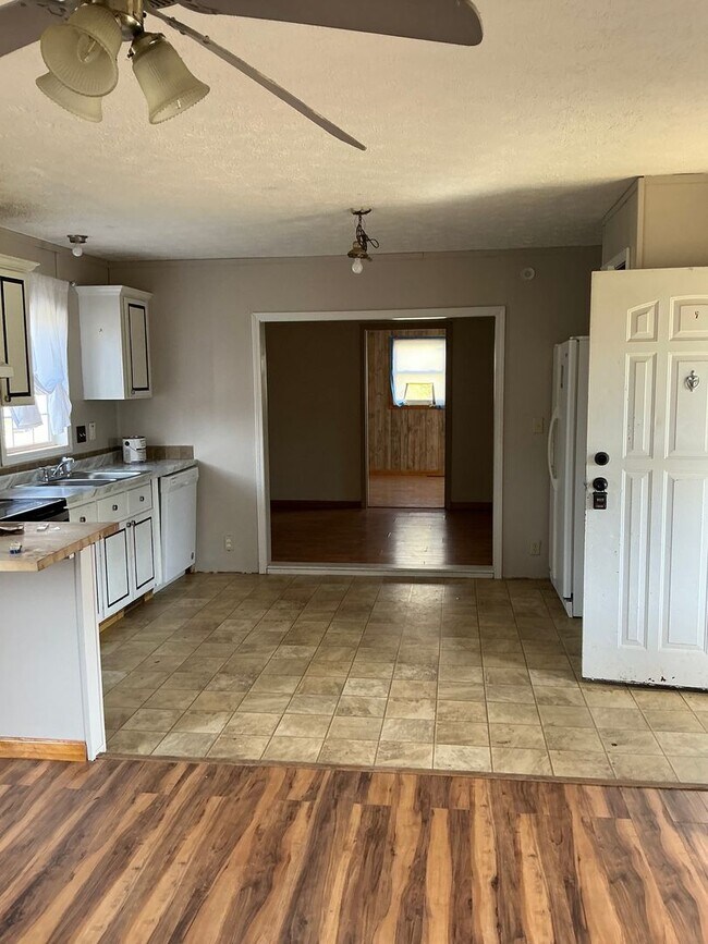Foto del edificio - 131 Crescent Ln