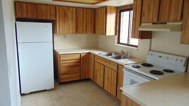 Foto del edificio - 8300 E Lakeshore Dr