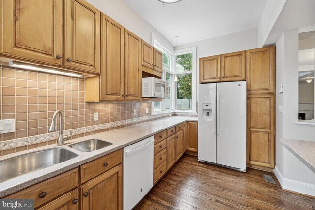 Foto del edificio - 4828 West Ln
