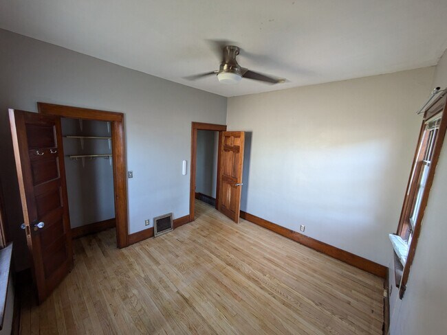 Foto del edificio - 1008 S 6th St
