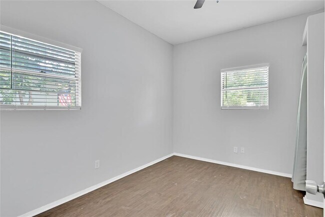 Building Photo - 1407 Kent St
