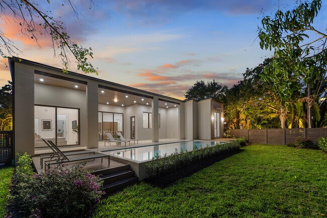 Foto del edificio - 801 SE 6th Ct