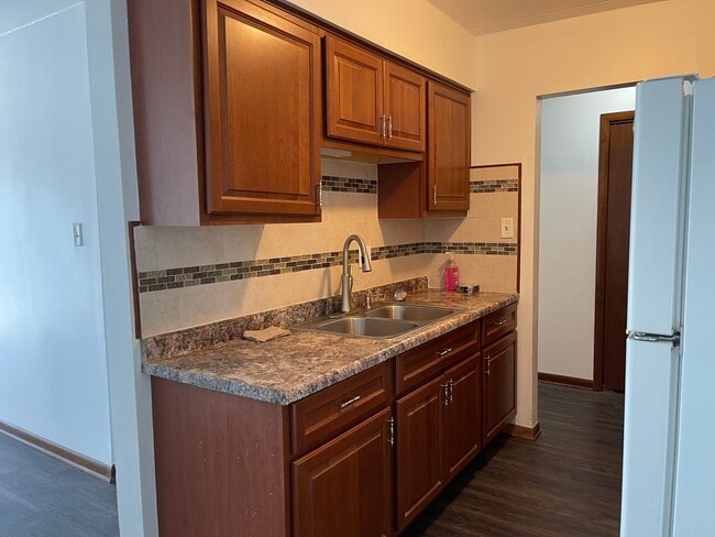 Building Photo - 18555 Hickory St