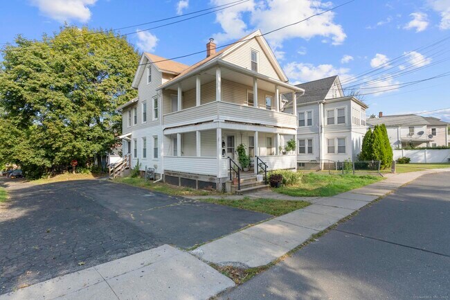 Foto del edificio - 27 Holmes Ave