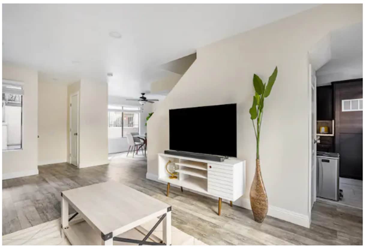 For Rent: Modern 2-Bedroom, 2-Bath Townhouse Apartment - For Rent: Modern 2-Bedroom, 2-Bath Townhouse Apartment