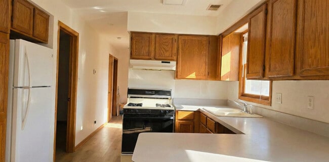 Foto del edificio - 445 W 37th St