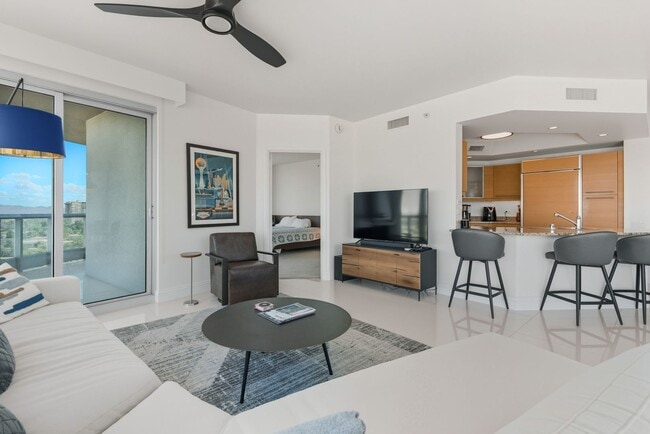 Building Photo - Turnberry Towers East 1507