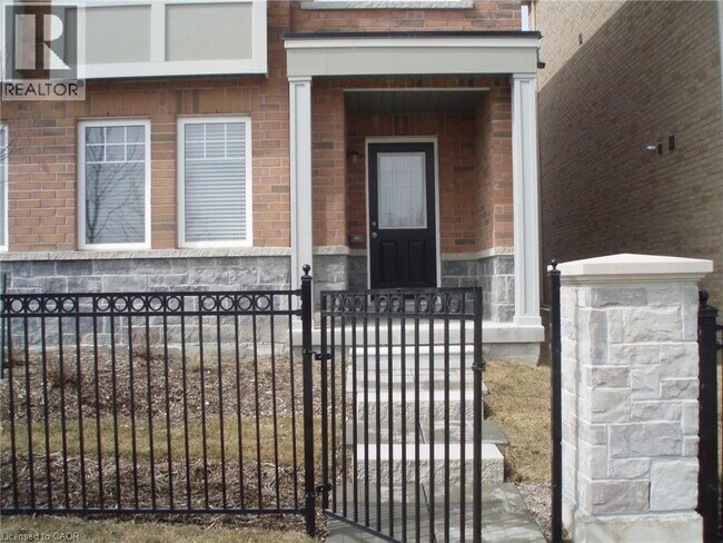 Building Photo - 62 Magdalene Cres