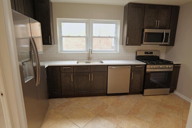 Foto del edificio - 5047 S Leclaire Ave