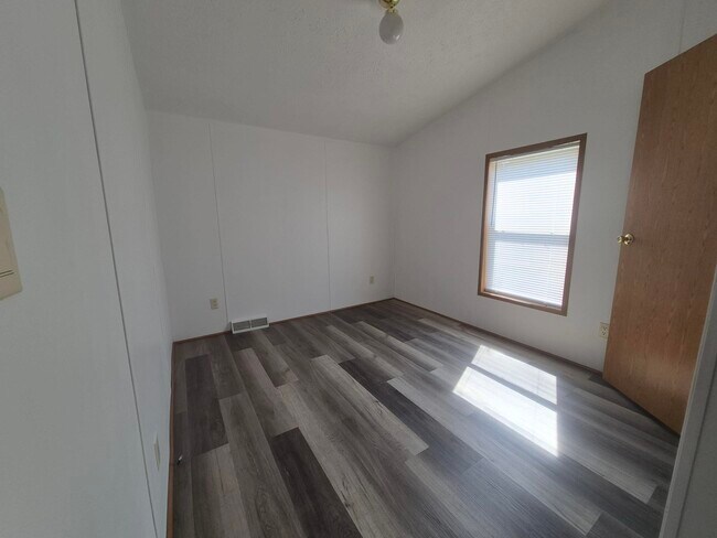Foto del edificio - 916 Spring Ridge Dr