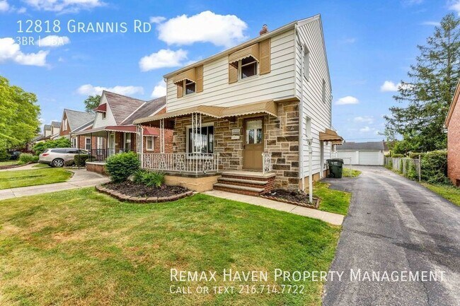 Building Photo - 12818 Grannis, Garfield Heights - Stunning...