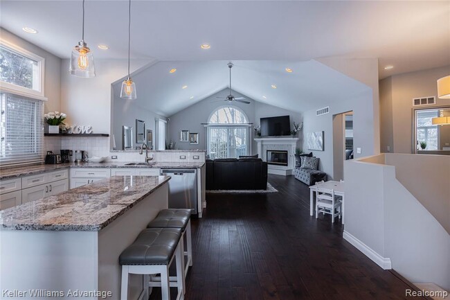 Building Photo - 29671 N Meadowridge