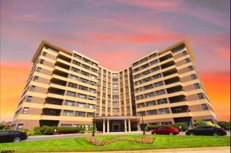 Building Photo - 101 S Raleigh Ave