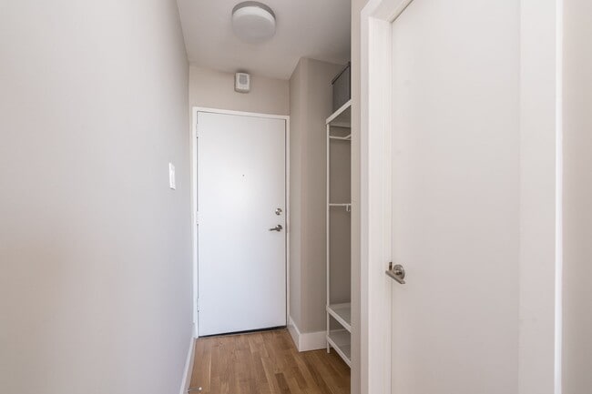 Building Photo - 730 St Clarens Ave