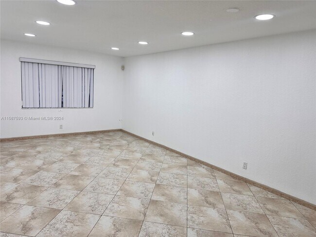 Foto del edificio - 5170 SW 40th Ave