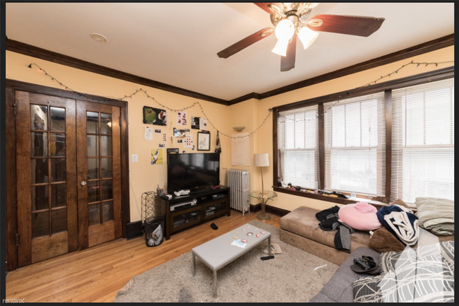 Building Photo - 3126 N Spaulding Ave