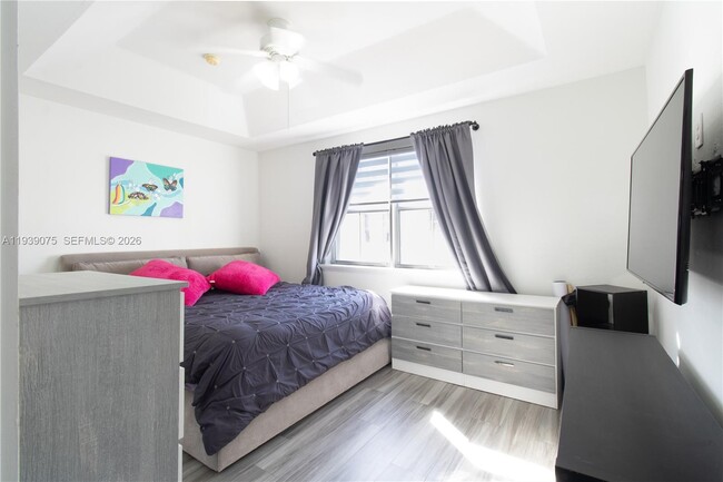 Foto del edificio - 5580 NW 107th Ave