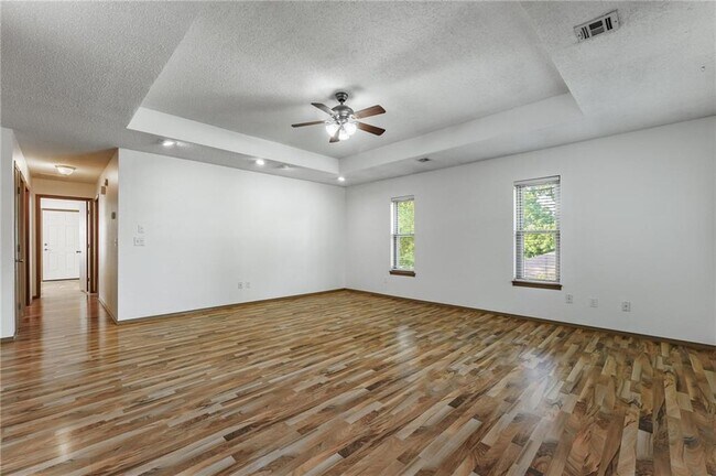 Foto del edificio - 2109 Oakwood Ave