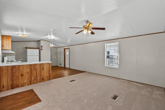 Building Photo - 2012 St Thomas