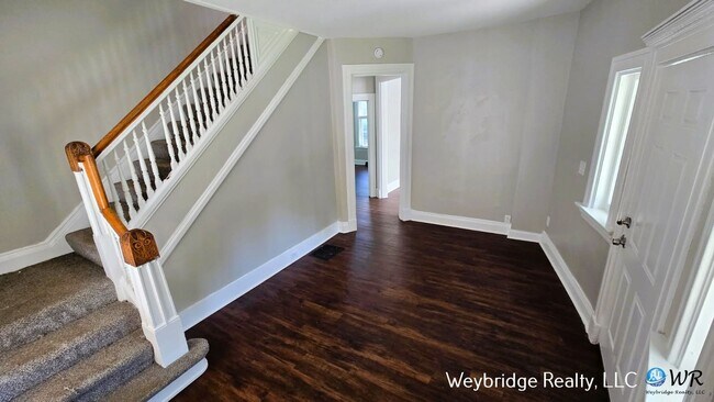 Building Photo - 4 Bedroom 1.5 Bathroom House in Norwood