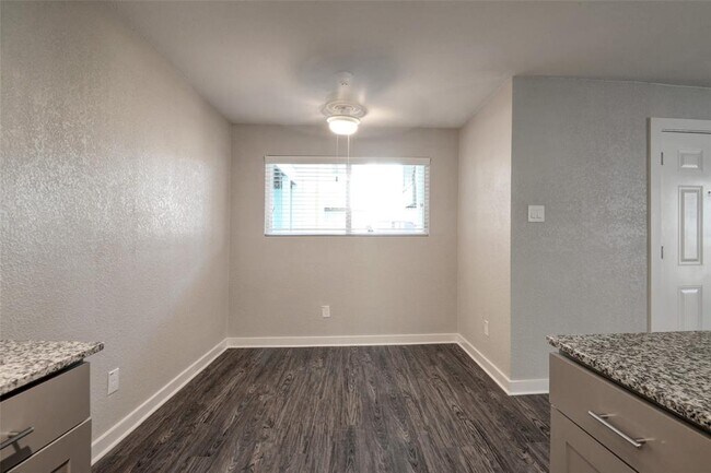Foto del edificio - 8787 Hammerly Blvd