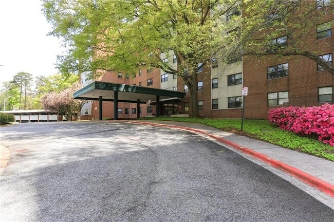 Building Photo - 2965 Pharr Ct S Northwest