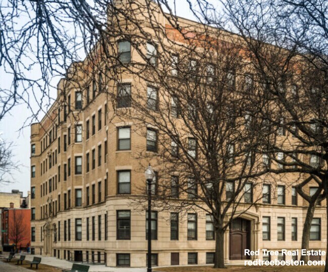 Building Photo - 238 Hemenway St