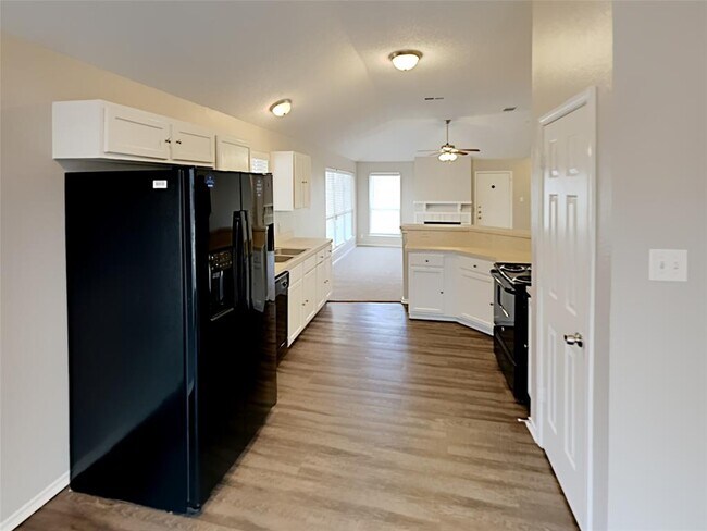 Building Photo - 1525 Juniper Ln
