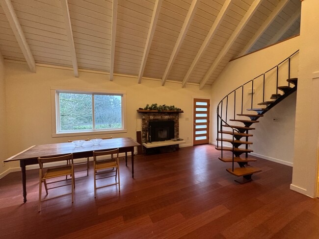 Foto del edificio - 11022 Palisades Ave SW