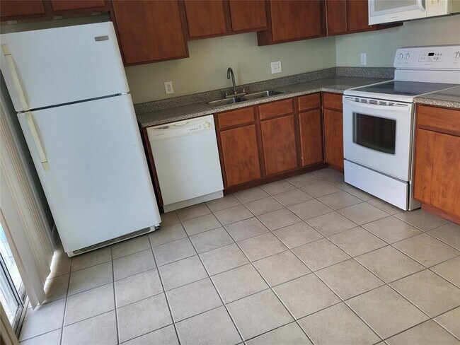 Foto del edificio - 3506 Cove View Blvd