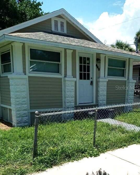 Building Photo - 645 Cherry St