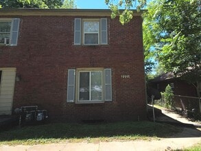 Building Photo - 2221 E 38th St