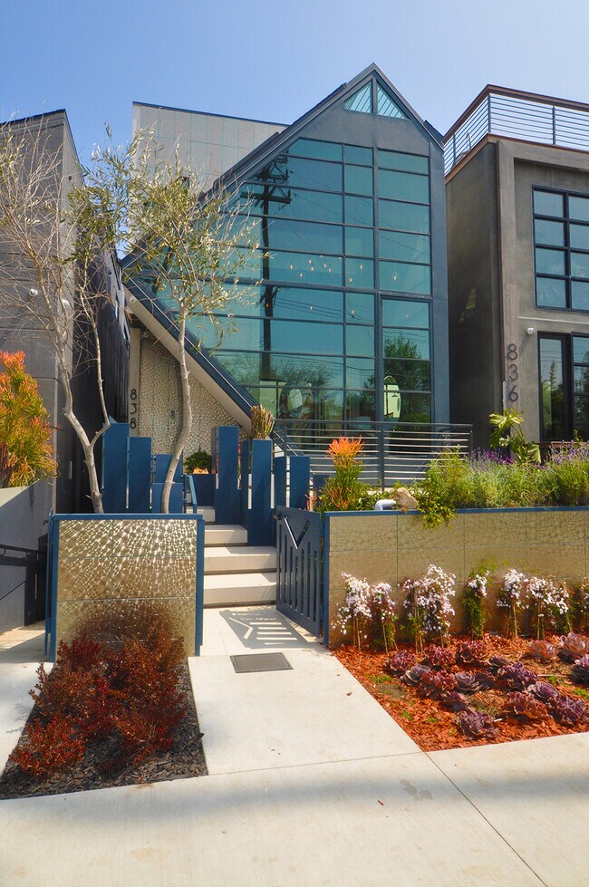 Foto del edificio - 838 California Ave