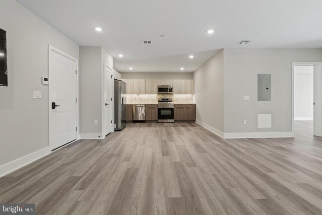 Building Photo - 520 N 37th St