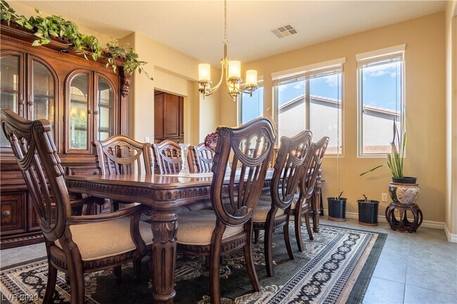 Foto del edificio - 7324 White Bloom Ave