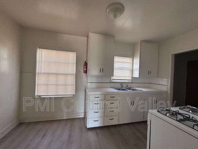 Building Photo - 1112 Barberry Ln