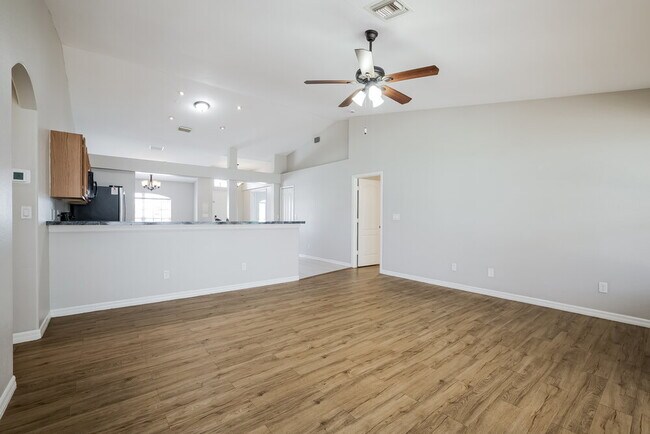 Building Photo - 1103 SW 40th Terrace