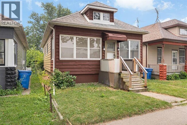Photo du bâtiment - 497 McKay Ave