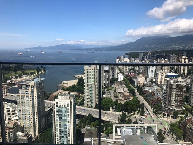 Building Photo - 1480 Howe St