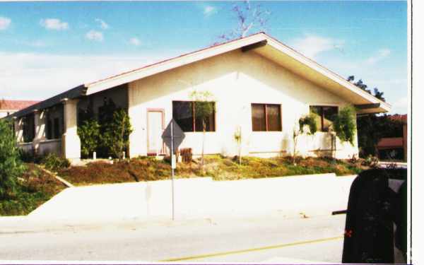 Foto del edificio - 645-651 Kirk Ave