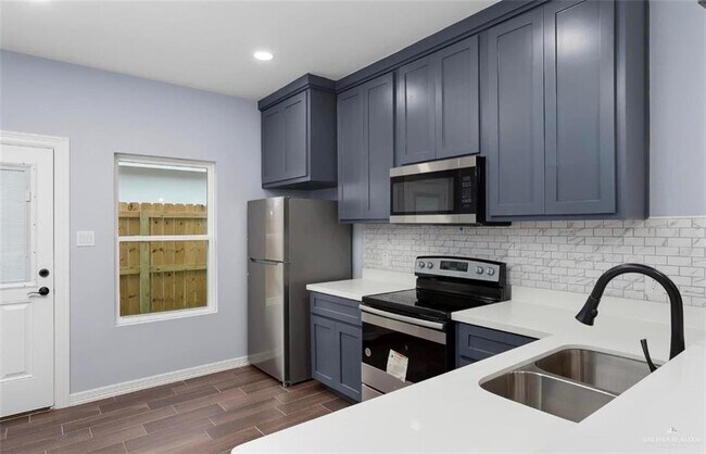 Foto del edificio - 5804 Puffin Ave