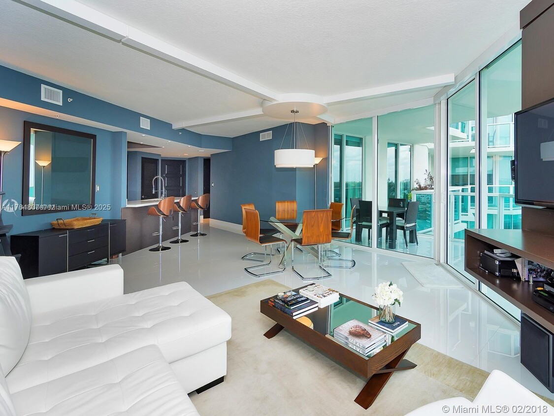 Foto principal - 250 Sunny Isles Blvd