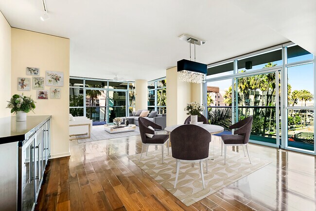 Foto del edificio - 13650 Marina Pointe Dr