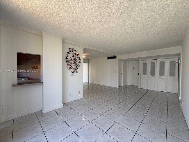 Building Photo - 17011 N Bay Rd