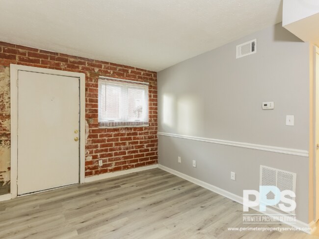 Foto del edificio - 221 Lampkin St NE