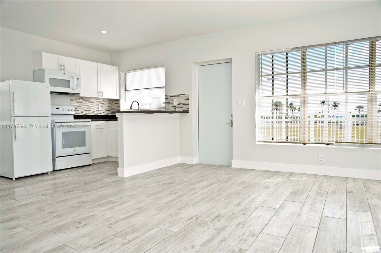 Foto principal - 4105 N Ocean Dr